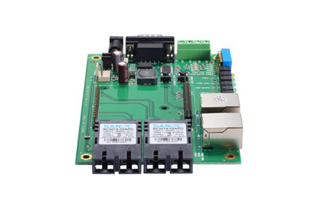 EOM-104-FO Evaluation Kit Moxa EOM-104-FO Evaluation Kit 4-port embedded managed Ethernet switch modules